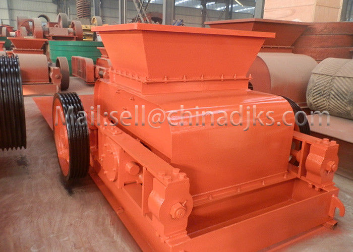سنگ شکن غلتکی دندانه دار 0.3 میلی متری 30t/H برای خرد کردن سنگ معدن درشت
